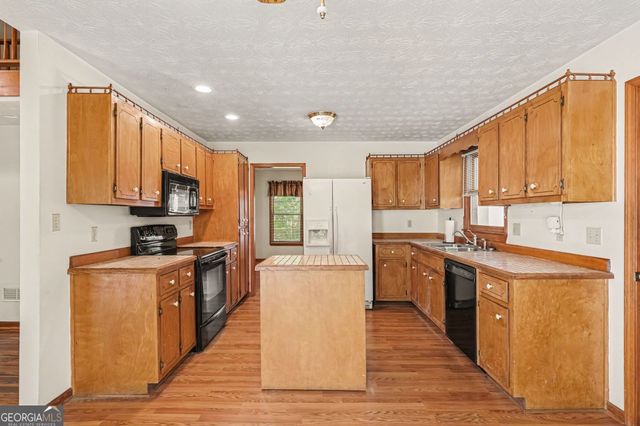948 Hightower Trail, Oxford, GA 30054