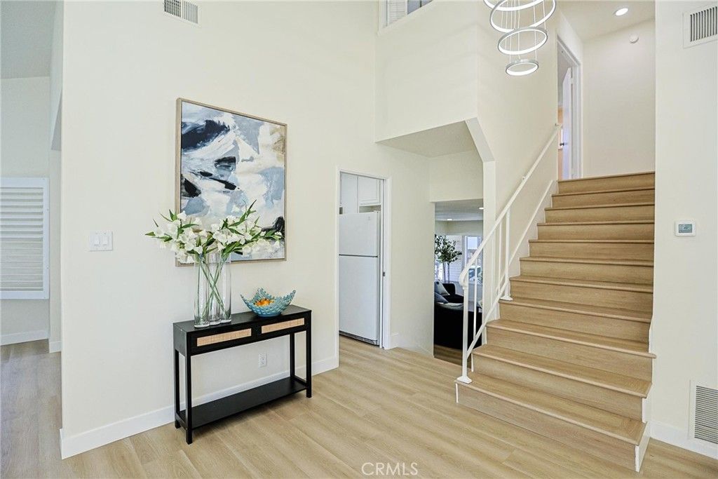 Image 13 of property listing at 2301 W Manly, Santa Ana, CA 92704