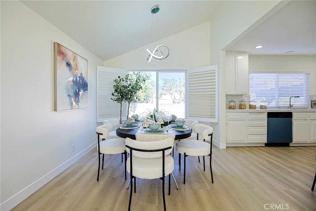 Image 16 of property listing at 2301 W Manly, Santa Ana, CA 92704