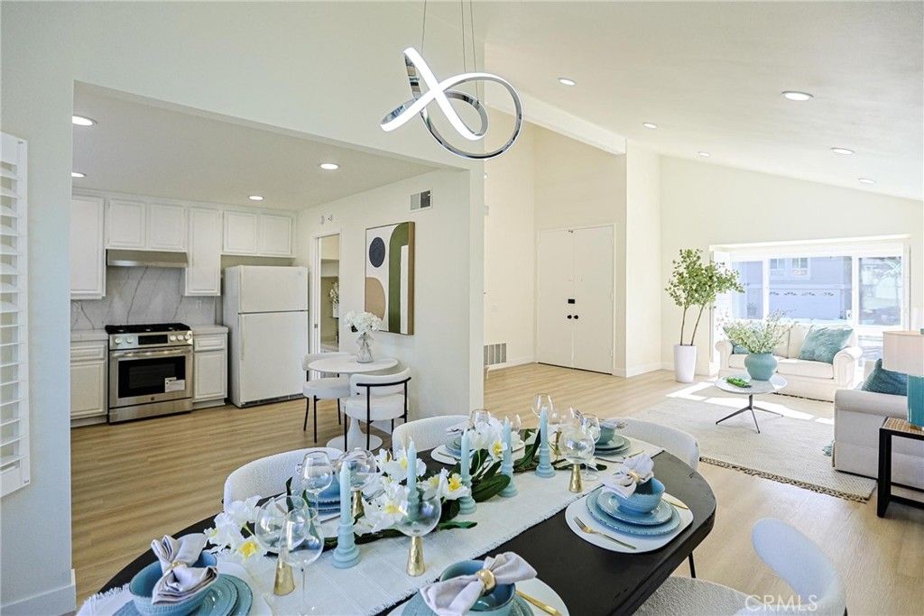 Image 18 of property listing at 2301 W Manly, Santa Ana, CA 92704