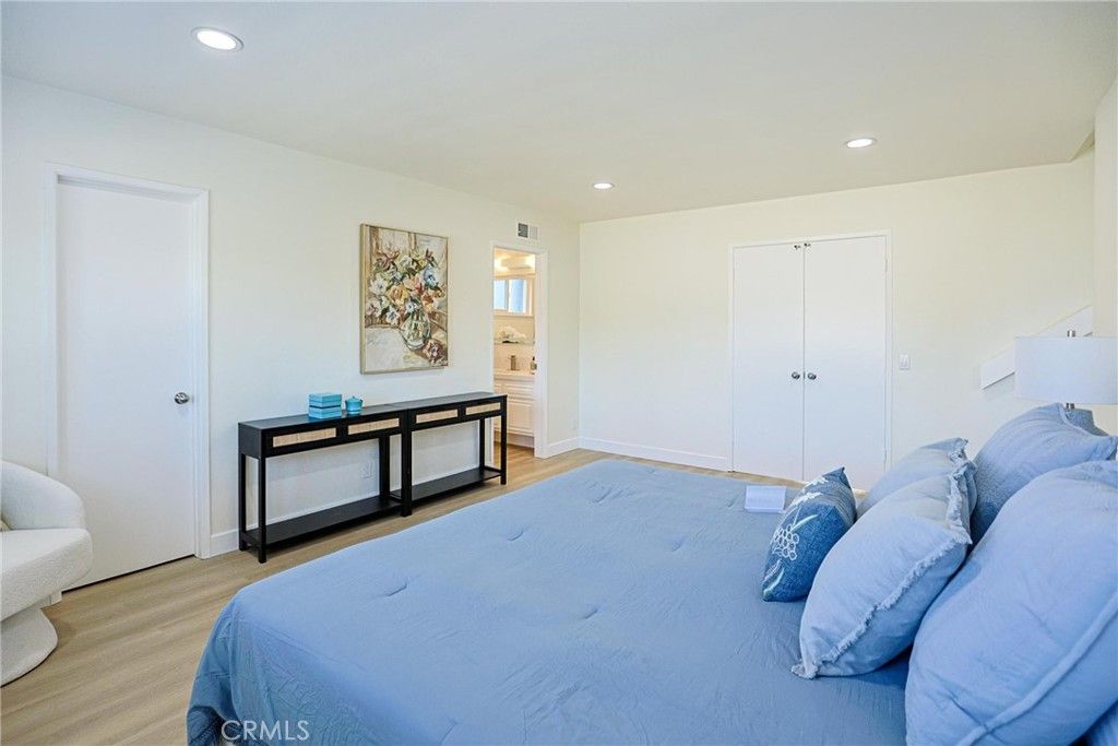 Image 37 of property listing at 2301 W Manly, Santa Ana, CA 92704