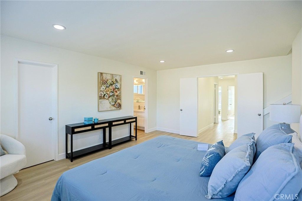 Image 43 of property listing at 2301 W Manly, Santa Ana, CA 92704