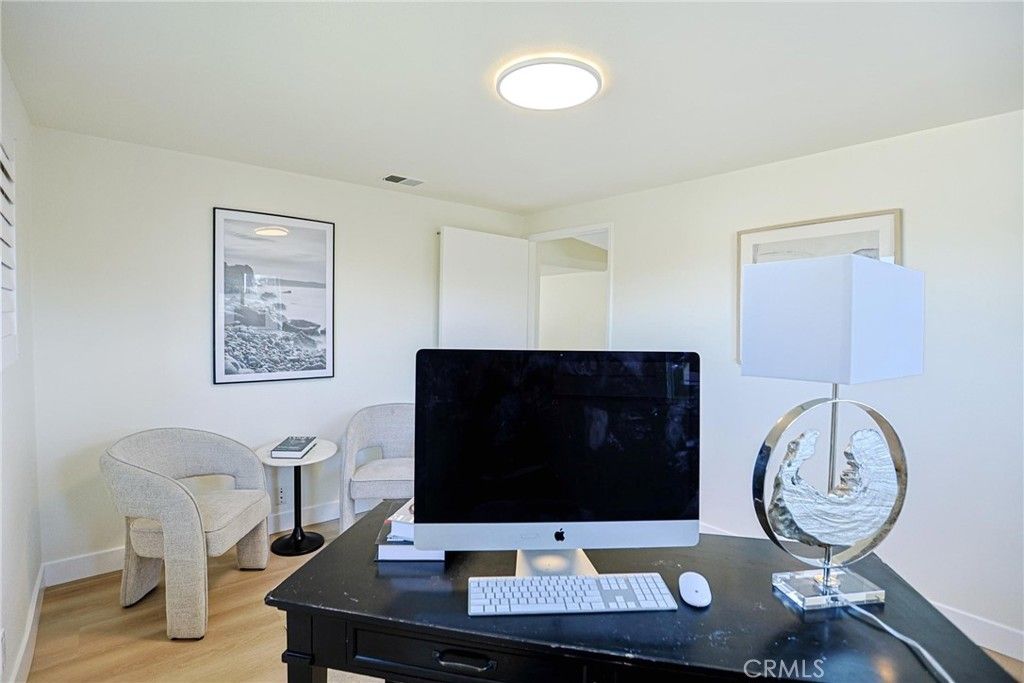 Image 49 of property listing at 2301 W Manly, Santa Ana, CA 92704