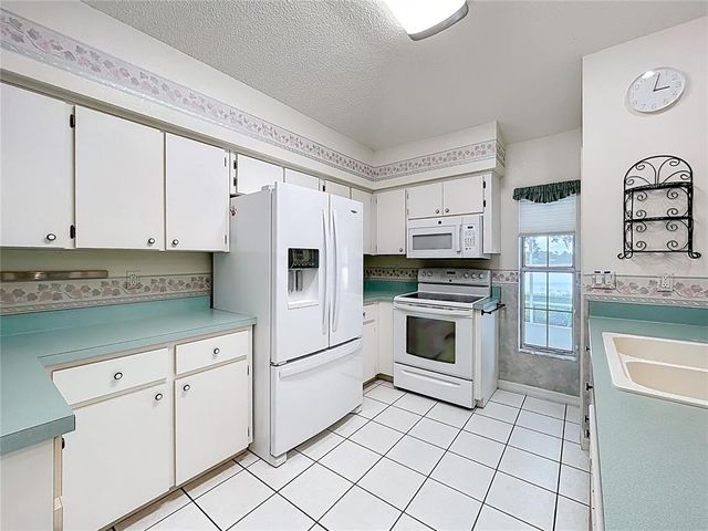 5518 QUEEN VICTORIA DRIVE, Leesburg, FL 34748