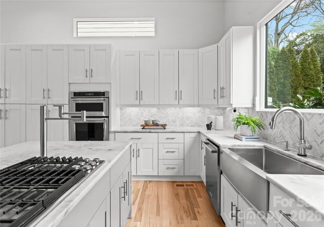 720 Ellsworth Road, Charlotte, NC 28211