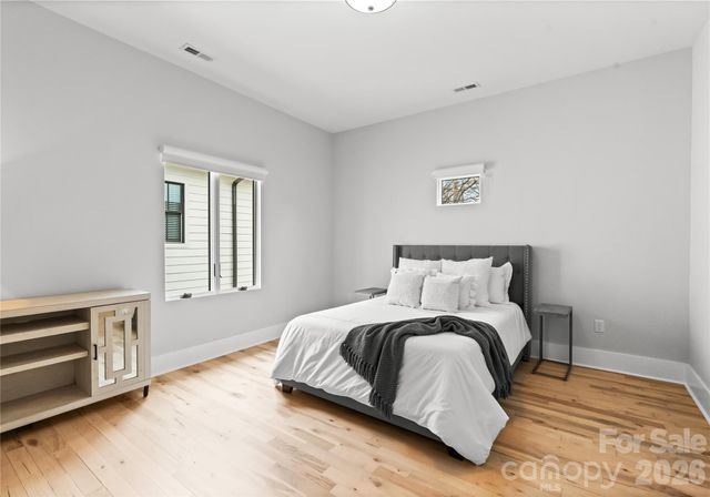 720 Ellsworth Road, Charlotte, NC 28211