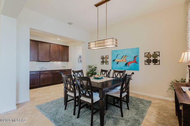 902 N Broken Hills Drive, Green Valley, AZ 85614