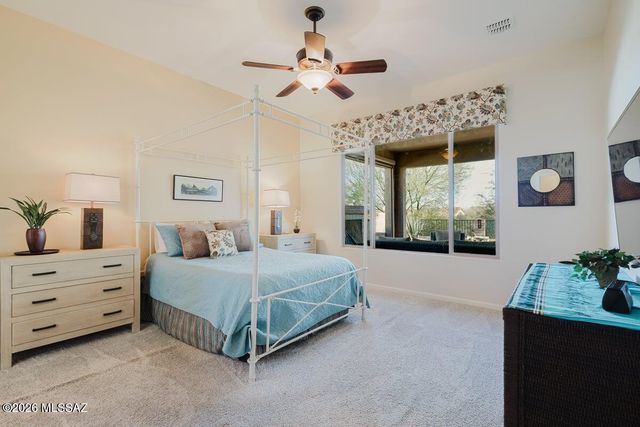 902 N Broken Hills Drive, Green Valley, AZ 85614