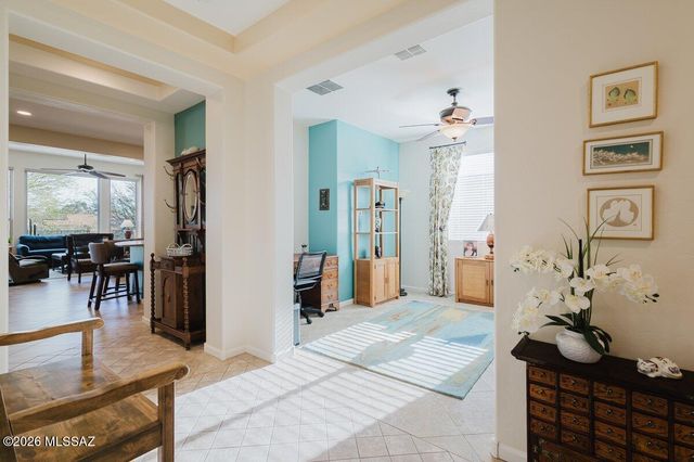 902 N Broken Hills Drive, Green Valley, AZ 85614