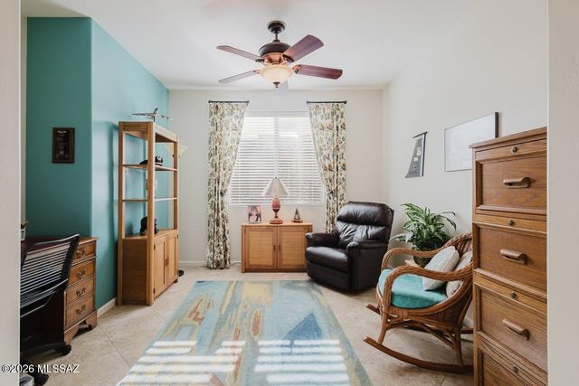 902 N Broken Hills Drive, Green Valley, AZ 85614