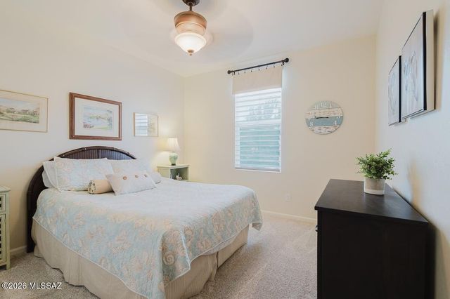 902 N Broken Hills Drive, Green Valley, AZ 85614