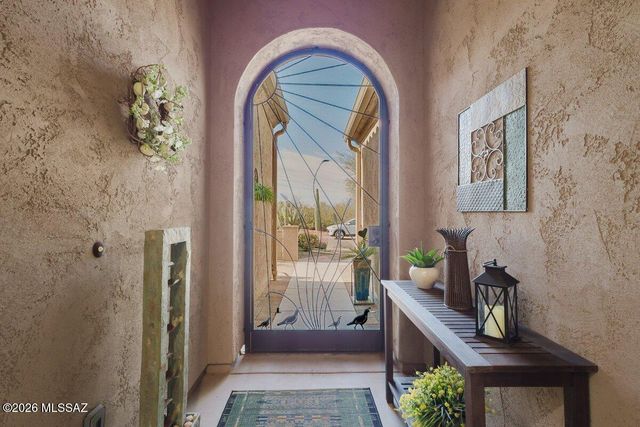 902 N Broken Hills Drive, Green Valley, AZ 85614