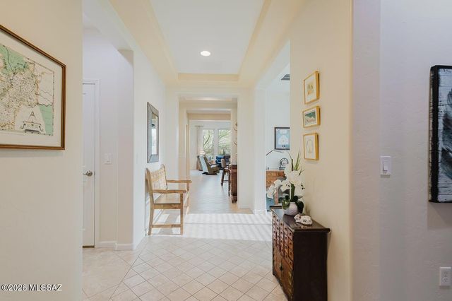 902 N Broken Hills Drive, Green Valley, AZ 85614