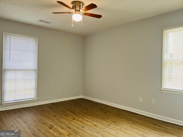 104 Peactree Court UNIT B, Lagrange, GA 30241