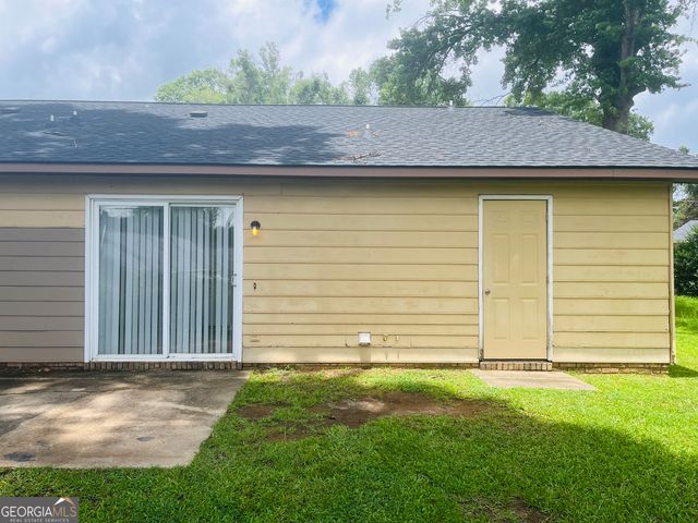 104 Peactree Court UNIT B, Lagrange, GA 30241