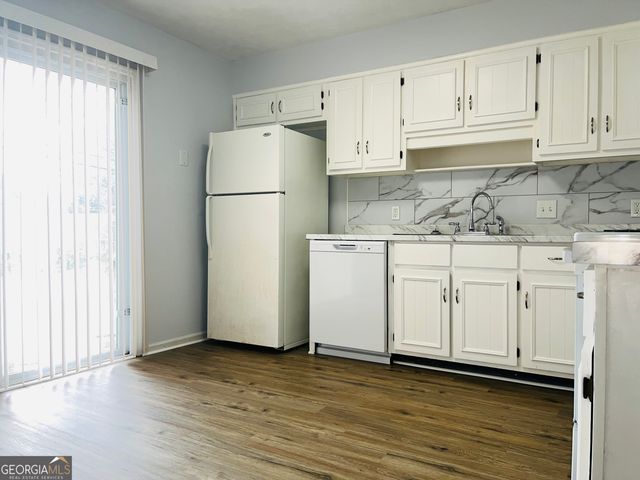 104 Peactree Court UNIT B, Lagrange, GA 30241