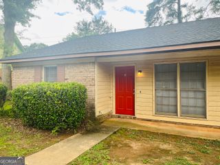 104 Peactree Court UNIT B, Lagrange, GA 30241