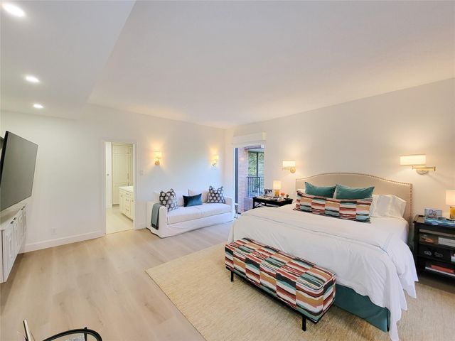 9333 Memorial Drive 320, Houston, TX 77024