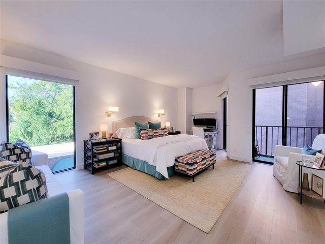 9333 Memorial Drive 320, Houston, TX 77024