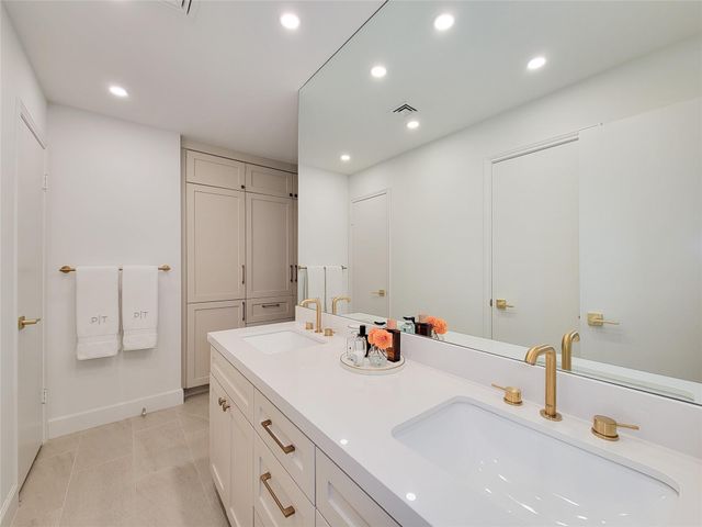 9333 Memorial Drive 320, Houston, TX 77024