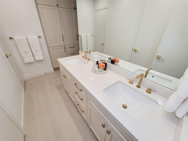 9333 Memorial Drive 320, Houston, TX 77024