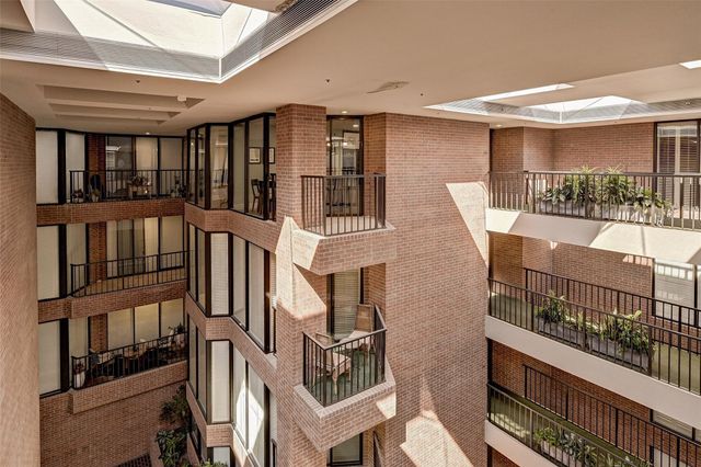 9333 Memorial Drive 320, Houston, TX 77024