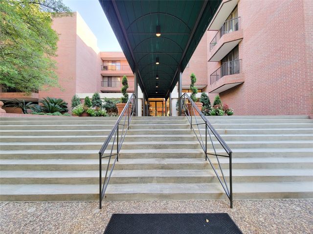 9333 Memorial Drive 320, Houston, TX 77024
