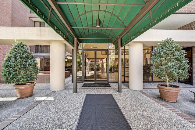 9333 Memorial Drive 320, Houston, TX 77024