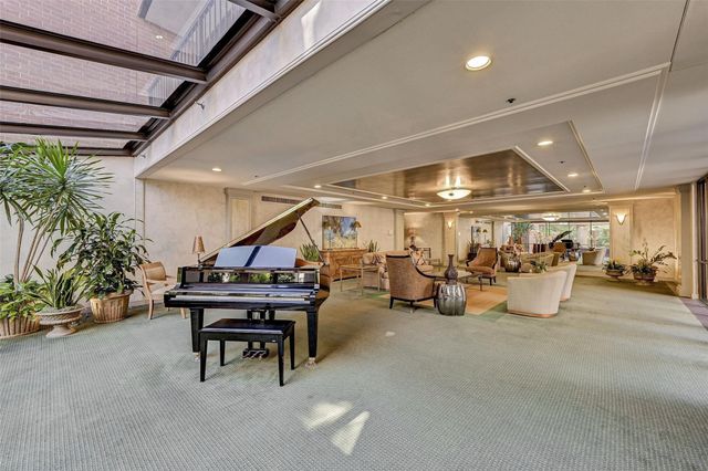 9333 Memorial Drive 320, Houston, TX 77024