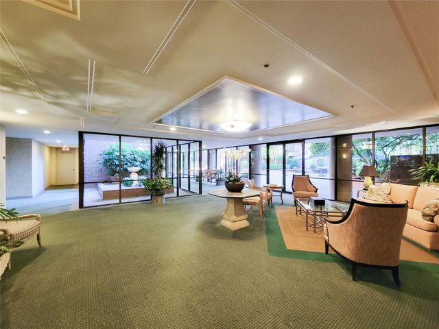 9333 Memorial Drive 320, Houston, TX 77024