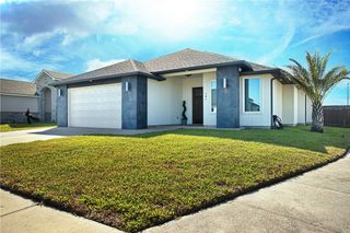 101 John Russell Dr, Portland, TX 78374