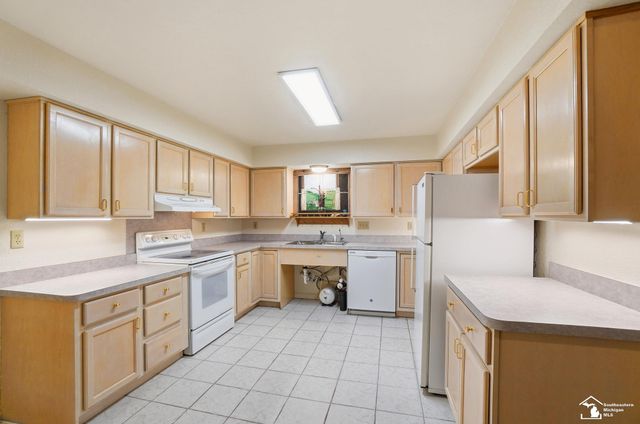 5470 Emerson Drive, Whiteford Twp, MI 49267