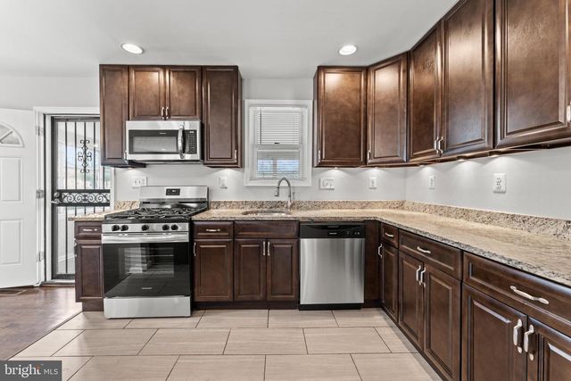 2713 PINECREEK PL, District Heights, MD 20747