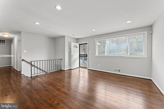 2713 PINECREEK PL, District Heights, MD 20747