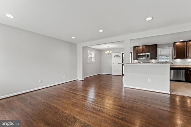 2713 PINECREEK PL, District Heights, MD 20747