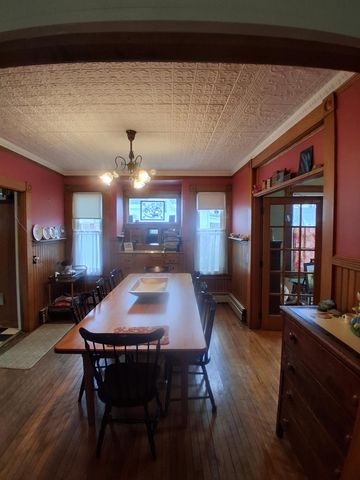 30 Cross Street, Littleton, NH 03561