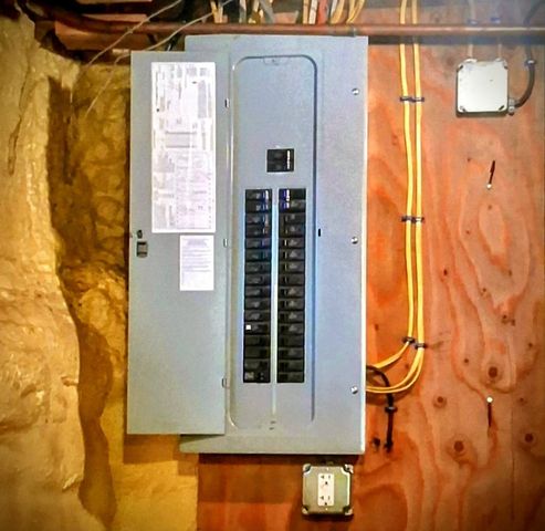 30 Cross Street, Littleton, NH 03561