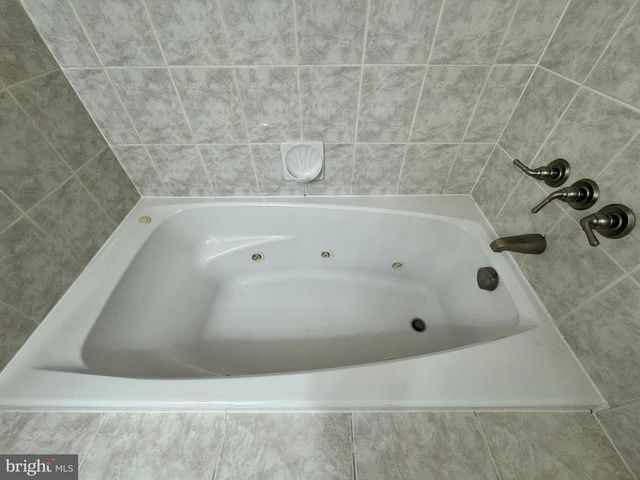 581 ROSEMAR DR, Morrisville, PA 19067