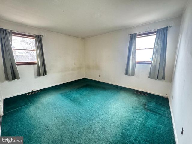 581 ROSEMAR DR, Morrisville, PA 19067