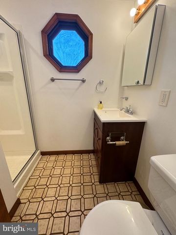 581 ROSEMAR DR, Morrisville, PA 19067