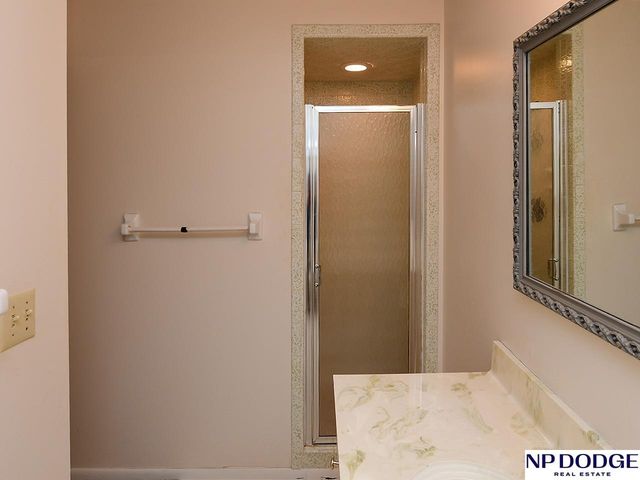 1042 S 217 Street, Omaha, NE 68022