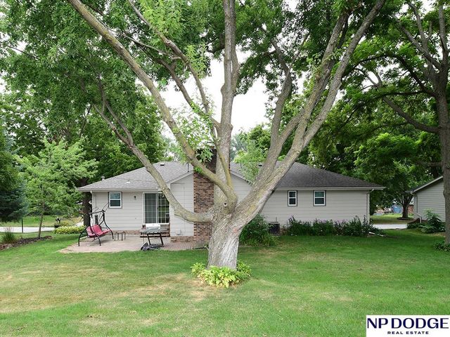 1042 S 217 Street, Omaha, NE 68022