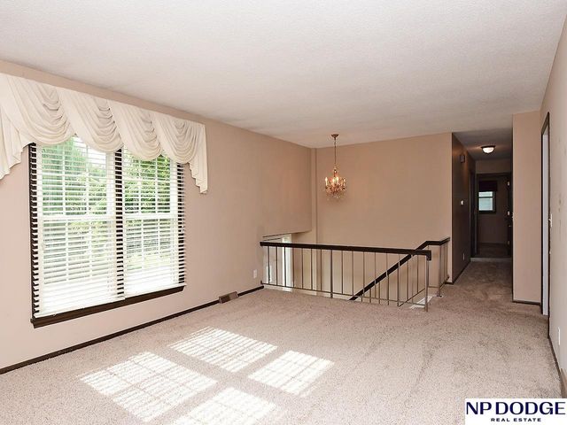1042 S 217 Street, Omaha, NE 68022