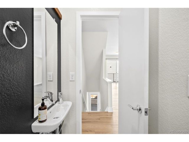 5538 W 11th Pl, Lakewood, CO 80214