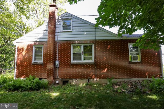 2188 SWAMP PIKE, Gilbertsville, PA 19525