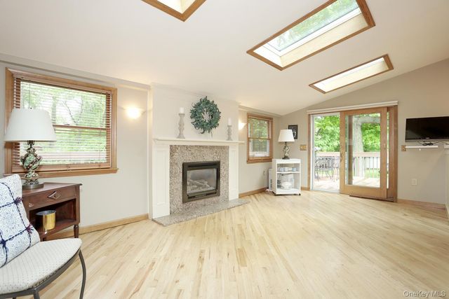 246 Cottage Road, Valley Cottage, NY 10989