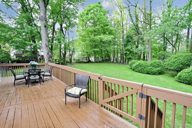 246 Cottage Road, Valley Cottage, NY 10989