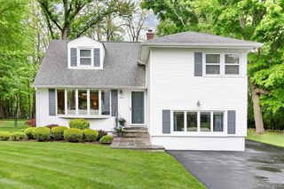 246 Cottage Road, Valley Cottage, NY 10989