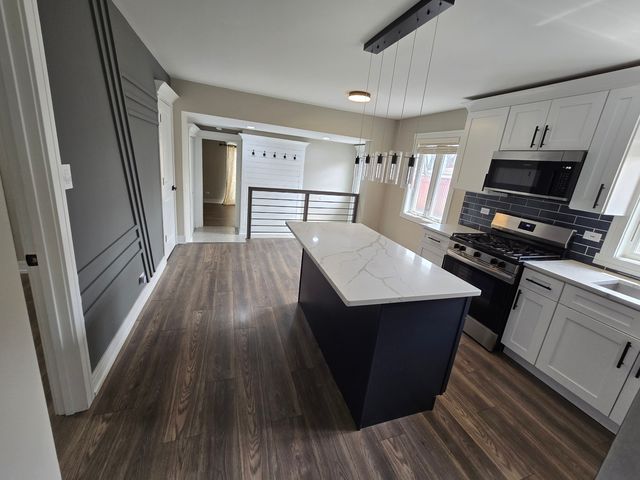 6024 Birmingham Street, Chicago Ridge, IL 60415