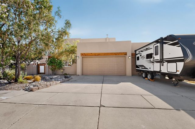 6116 Little Joe Place NW, Albuquerque, NM 87120